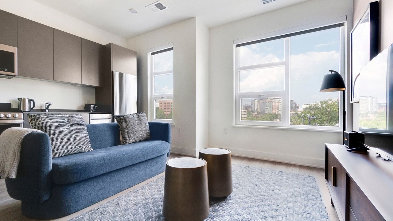 Photo of Livingroom in Truxton Circle