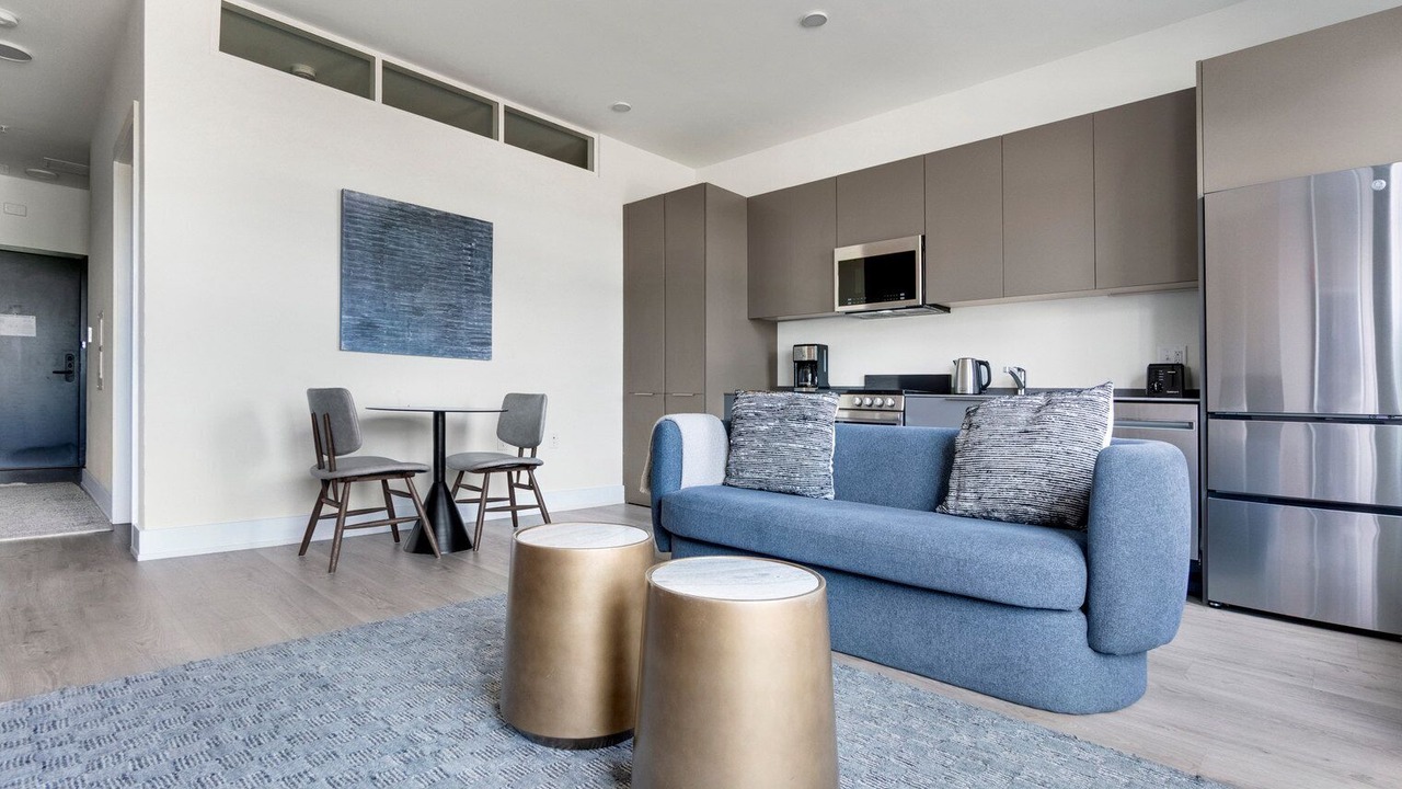 Photo of Livingroom in Truxton Circle