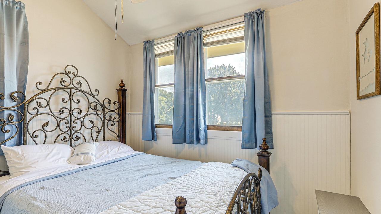 Photo of Bedroom in Winfield