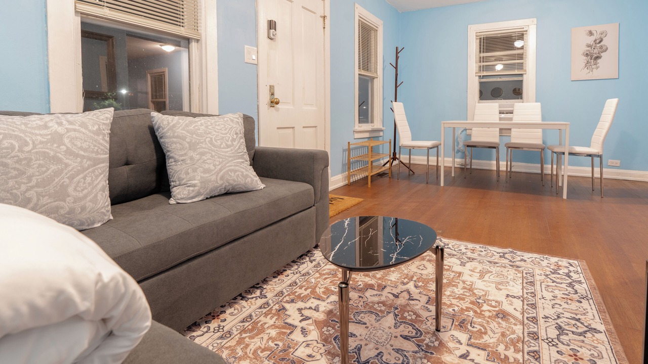 Photo of Livingroom in Skokie