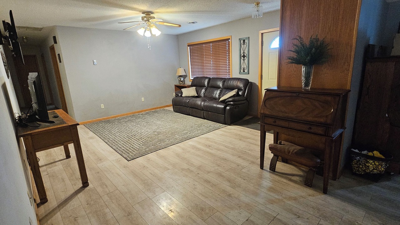 Photo of Livingroom in Clarion