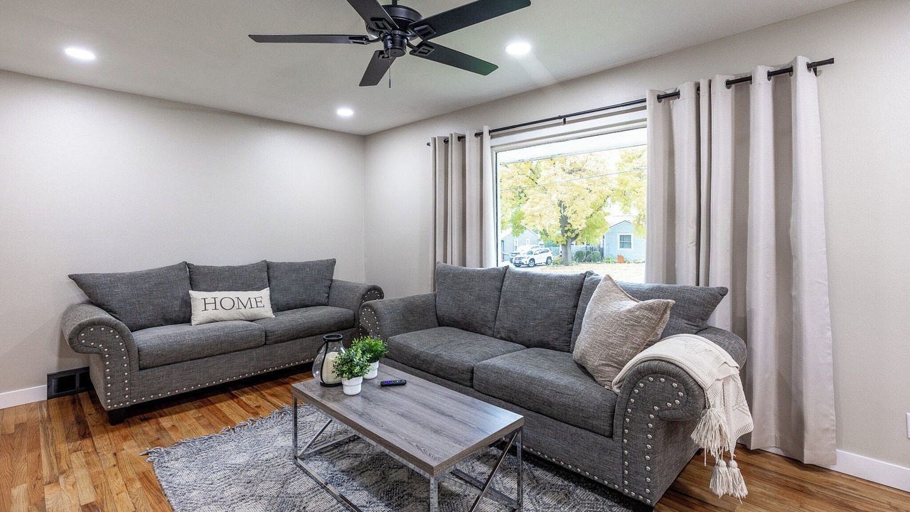 Photo of Livingroom in West Des Moines