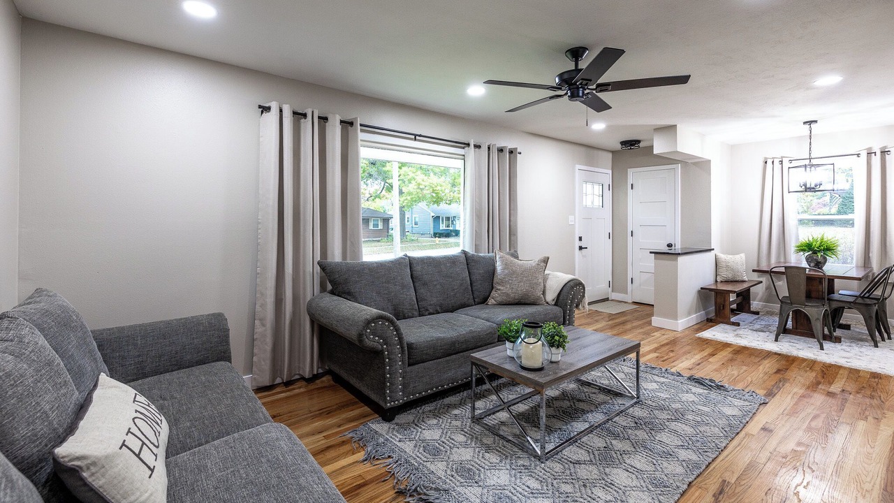 Photo of Livingroom in West Des Moines