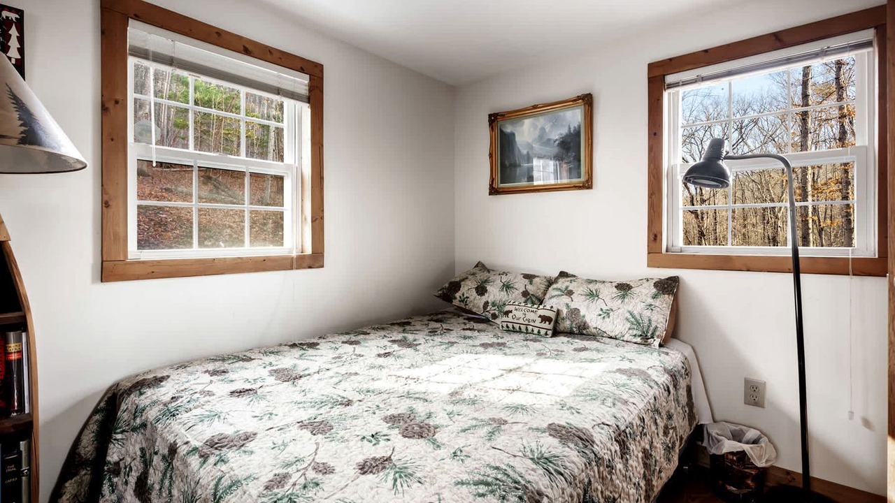 Photo of Bedroom in Points