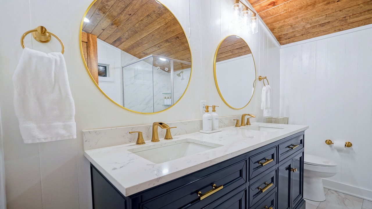 Photo of Bathroom in Pamlico Beach