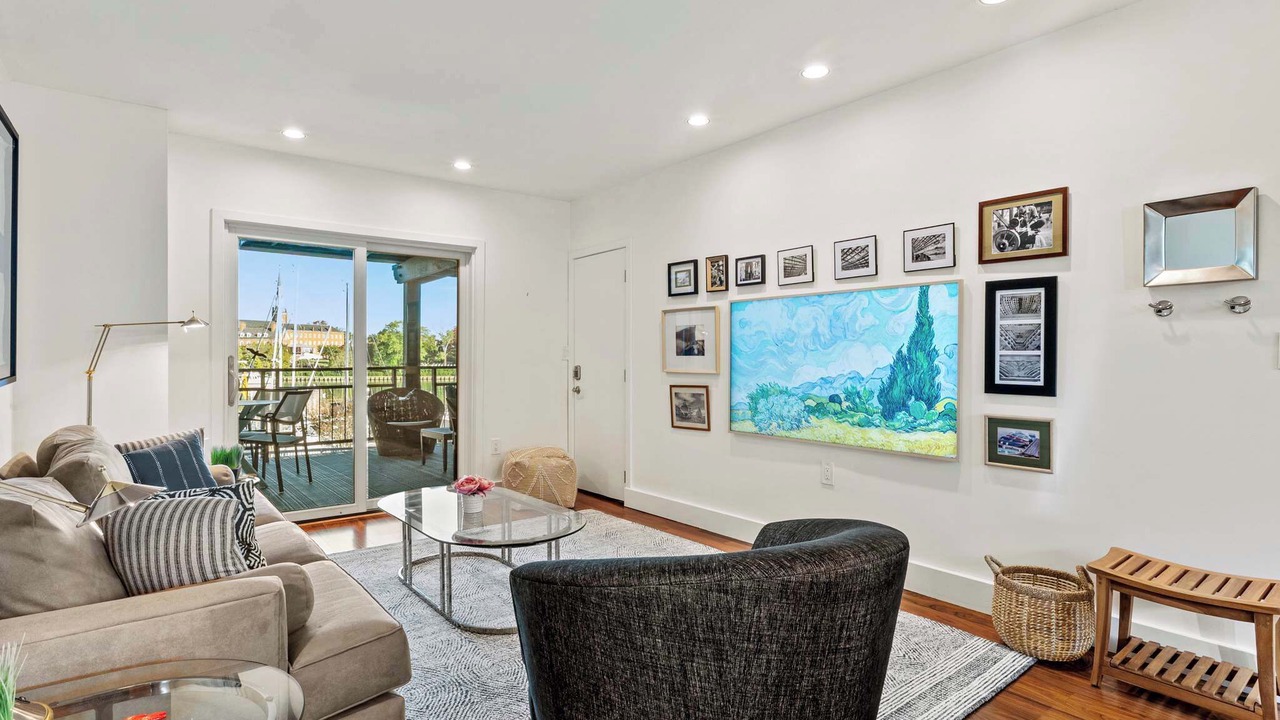Photo of Livingroom in Eastport