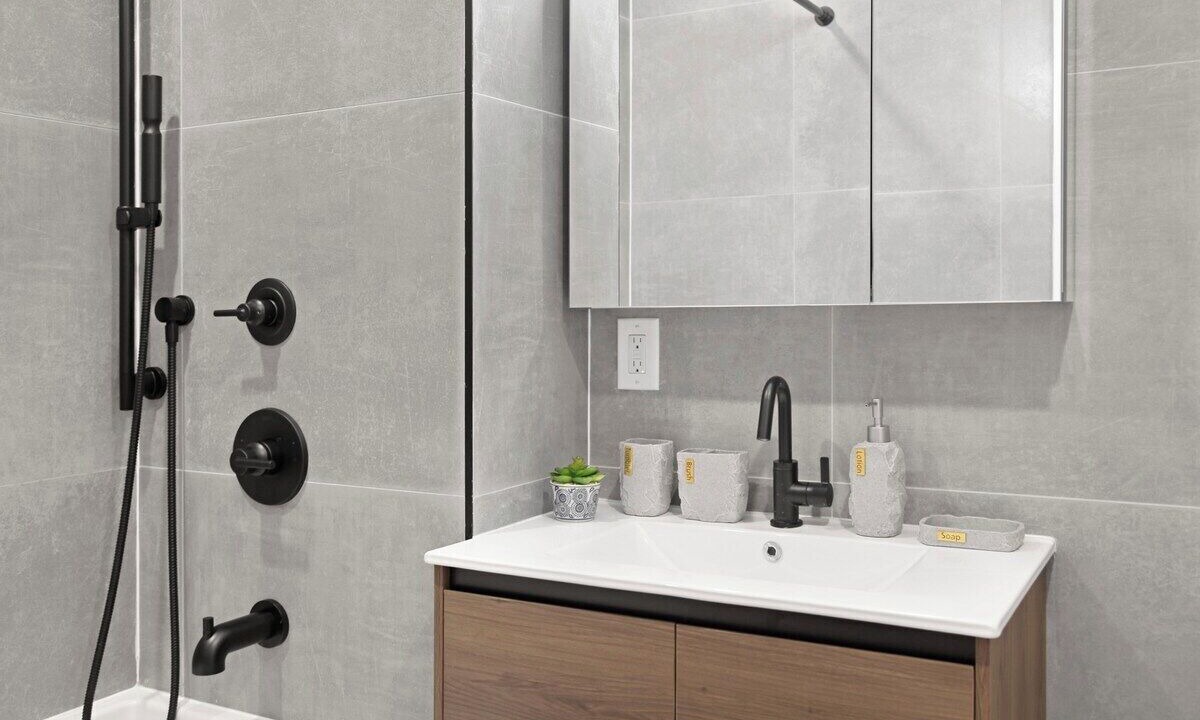 Photo of Bathroom in Greenpoint