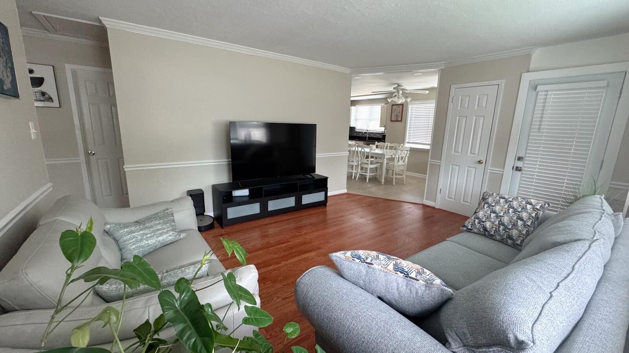 Photo of Livingroom in Aspen Hill