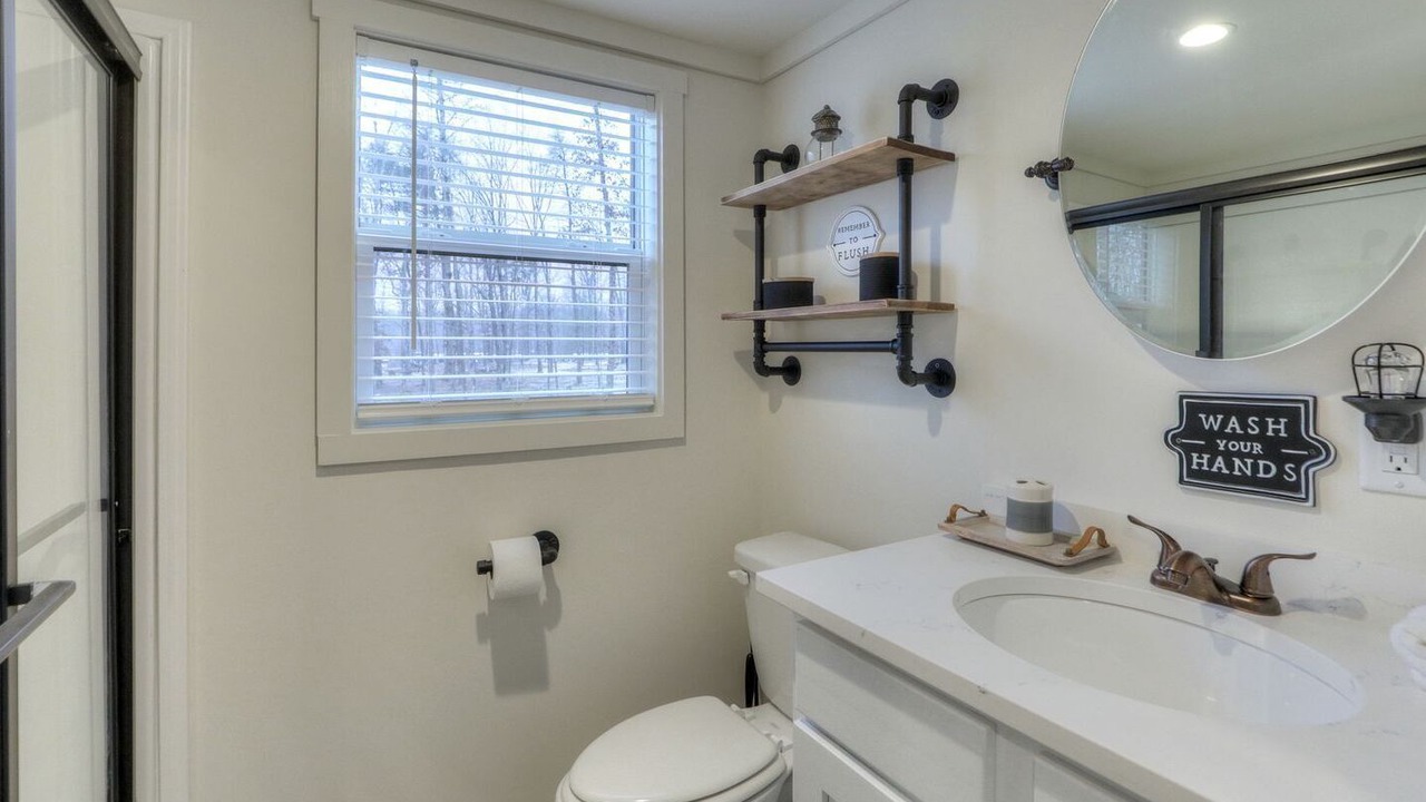 Photo of Bathroom in Tracy City