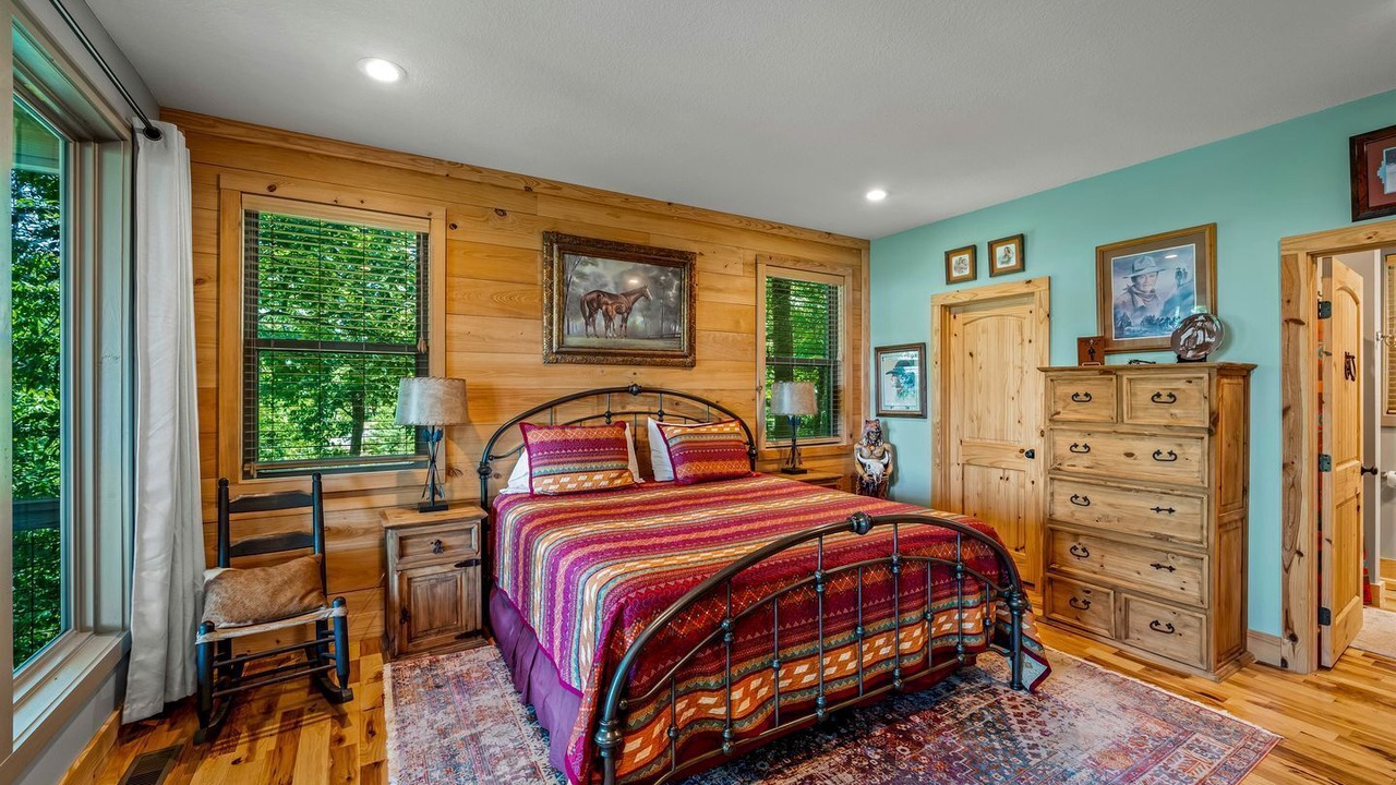Photo of Bedroom in Valley Head