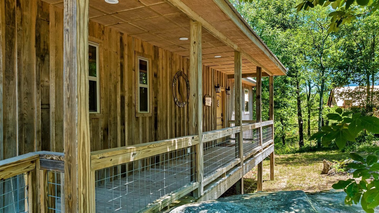 Photo of Patio Balcony in Valley Head
