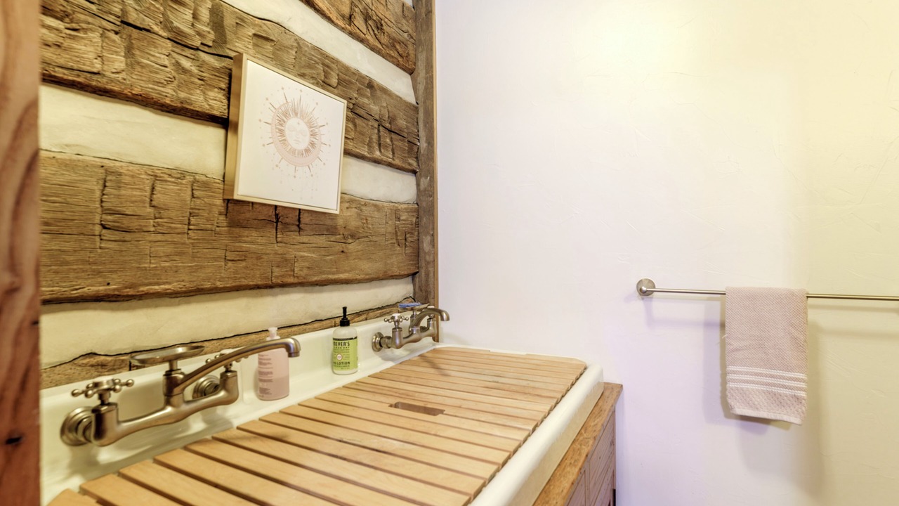 Photo of Bathroom in Dyke