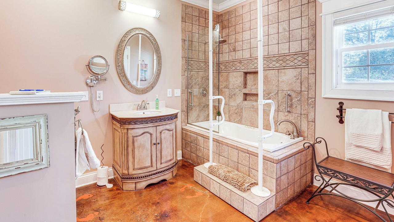 Photo of Bathroom in Chickamauga