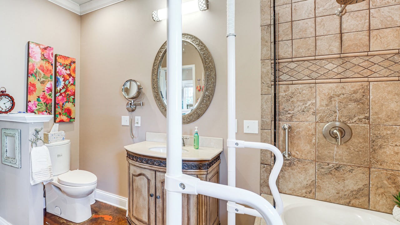 Photo of Bathroom in Chickamauga