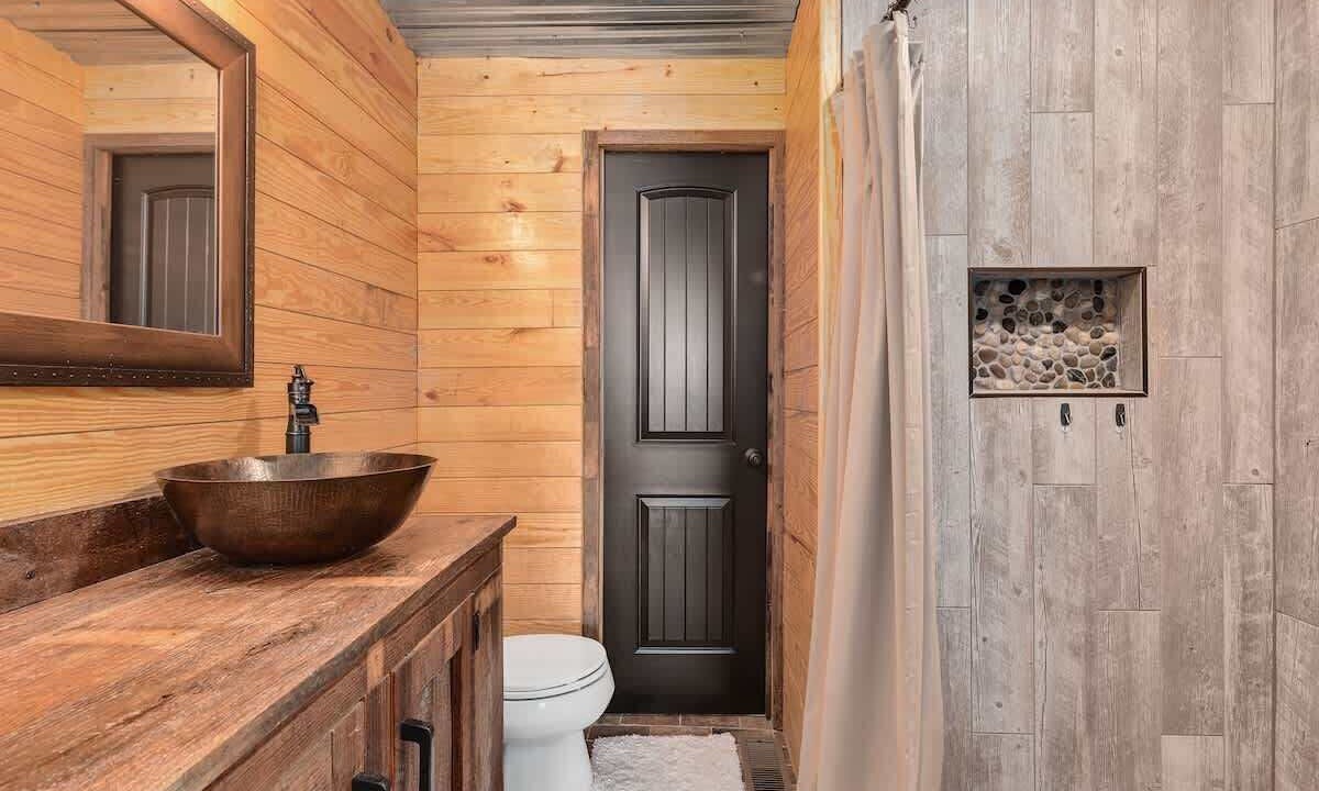 Photo of Bathroom in Henrico