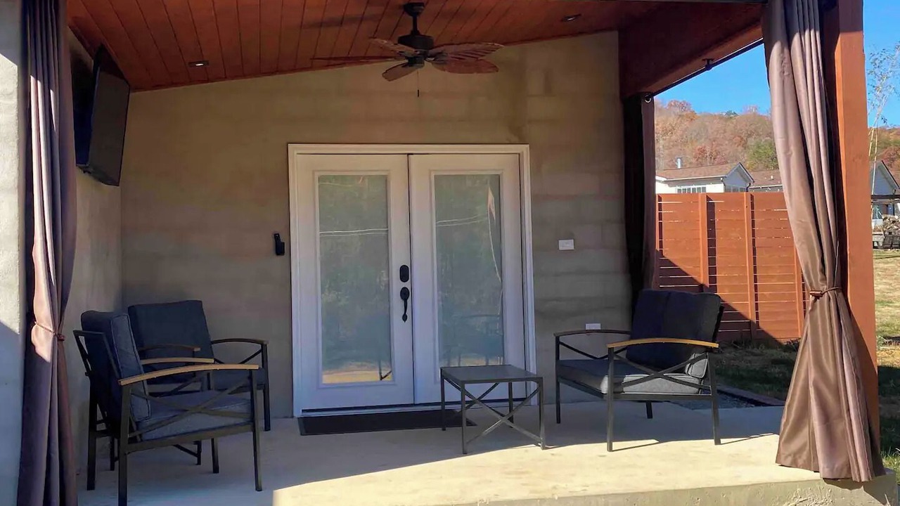 Photo of Patio Balcony in Ashley Oaks