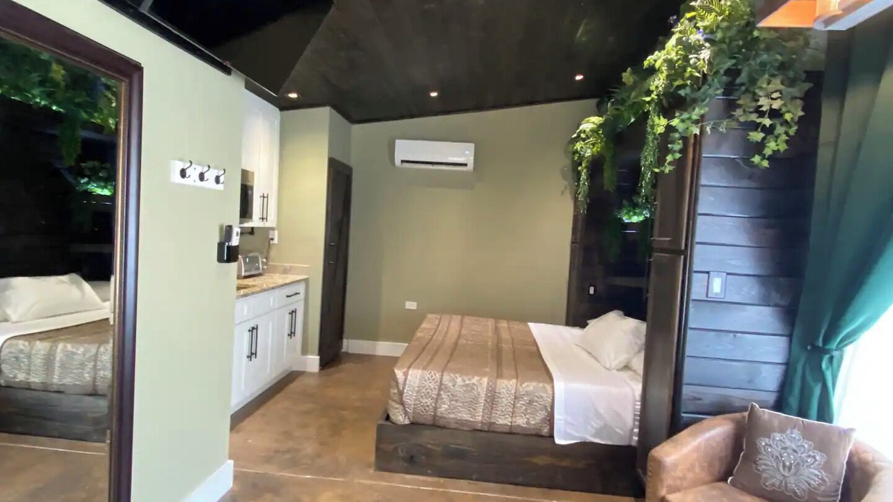 Photo of Bedroom in Ashley Oaks