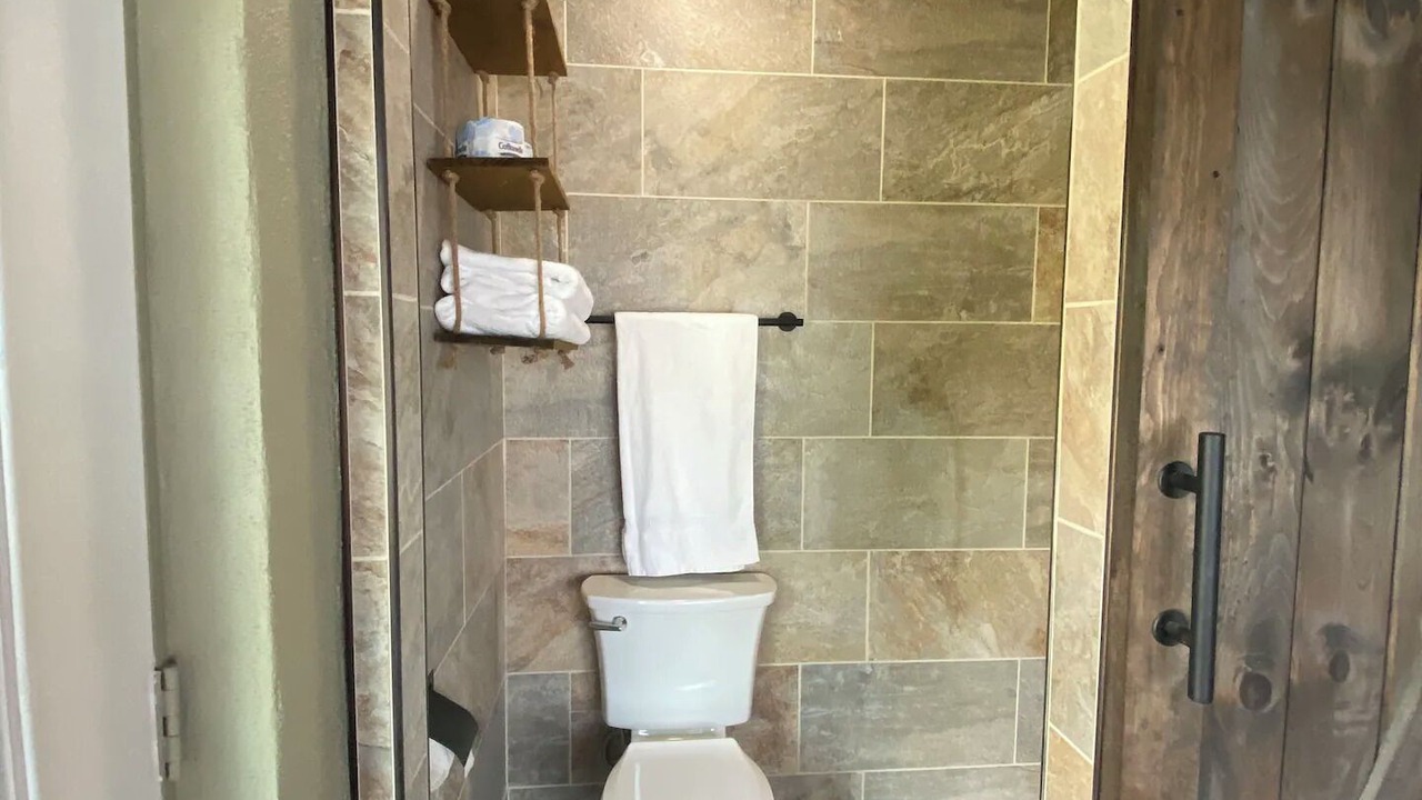 Photo of Bathroom in Ashley Oaks