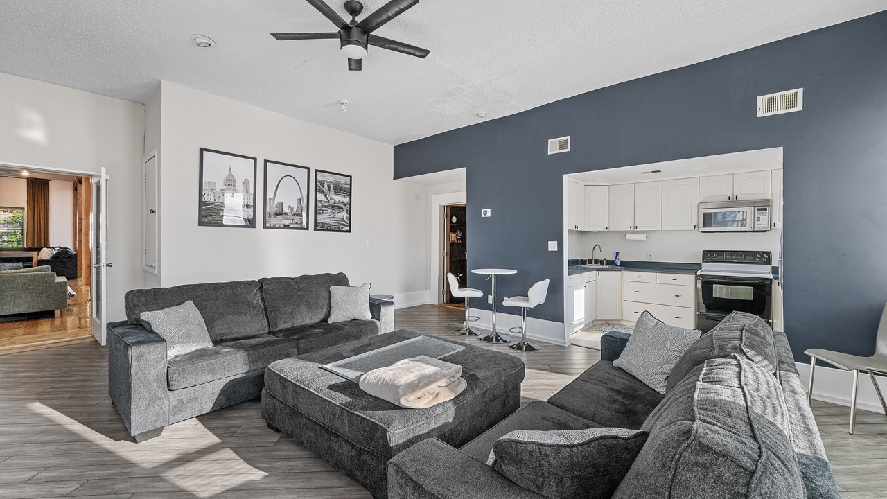 Photo of Livingroom in St. Louis