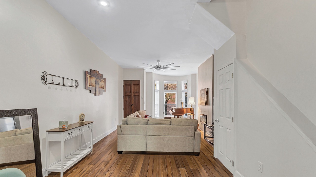 Photo of Livingroom in Old Goucher