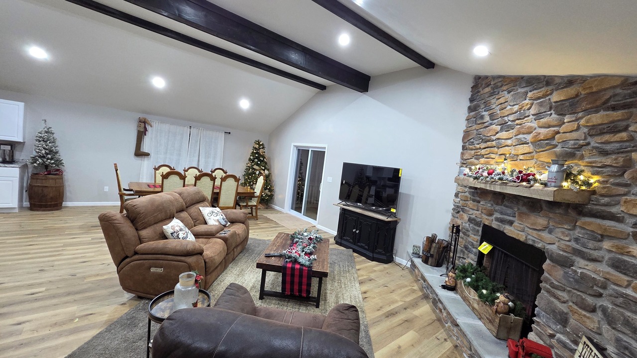 Photo of Livingroom in Michael