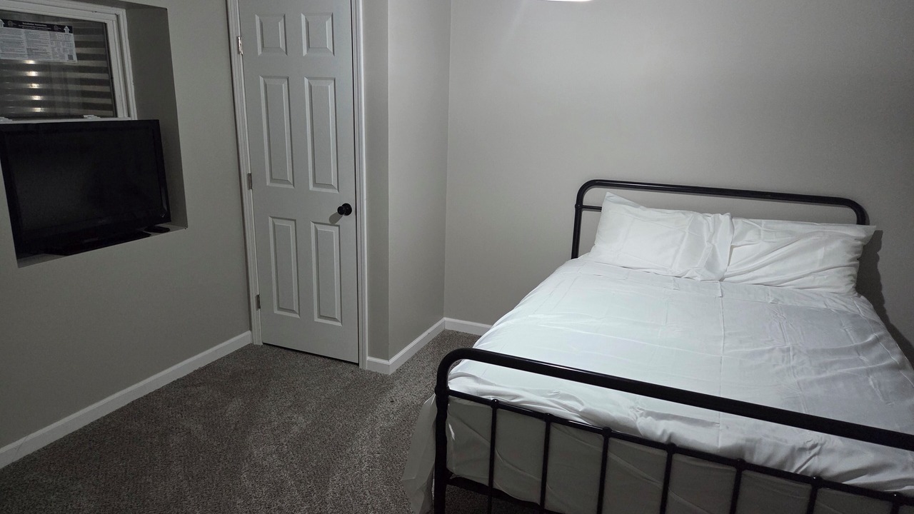 Photo of Bedroom in Michael