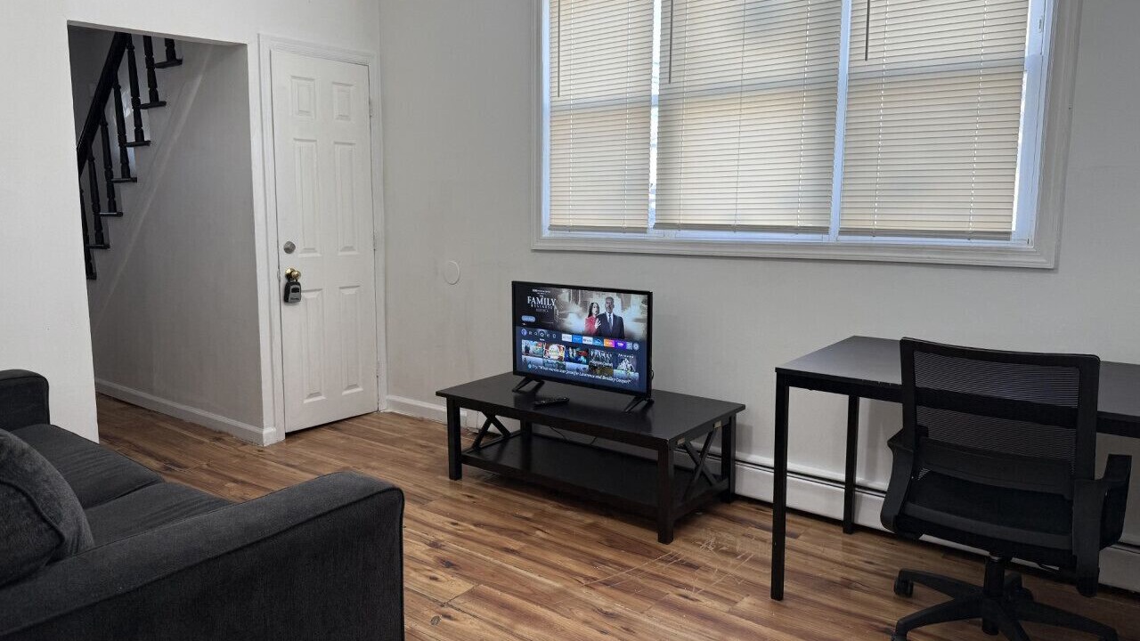 Photo of Livingroom in Perth Amboy