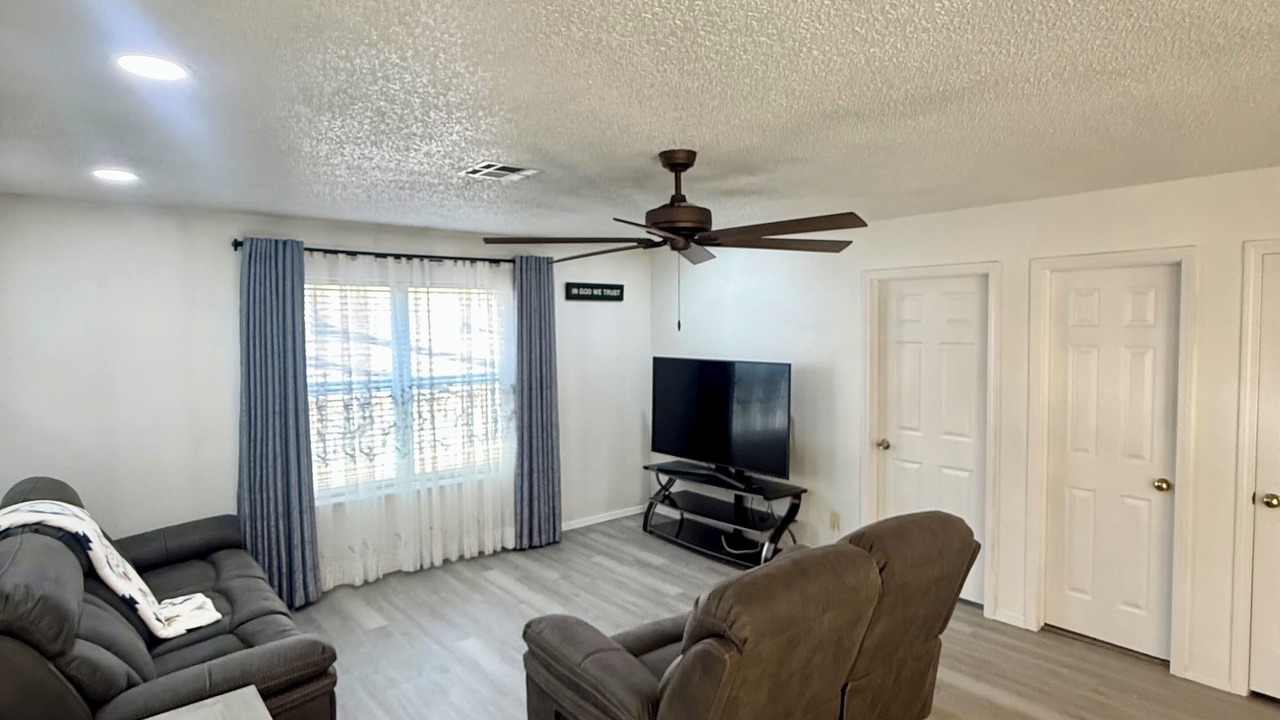 Photo of Livingroom in South Tulsa