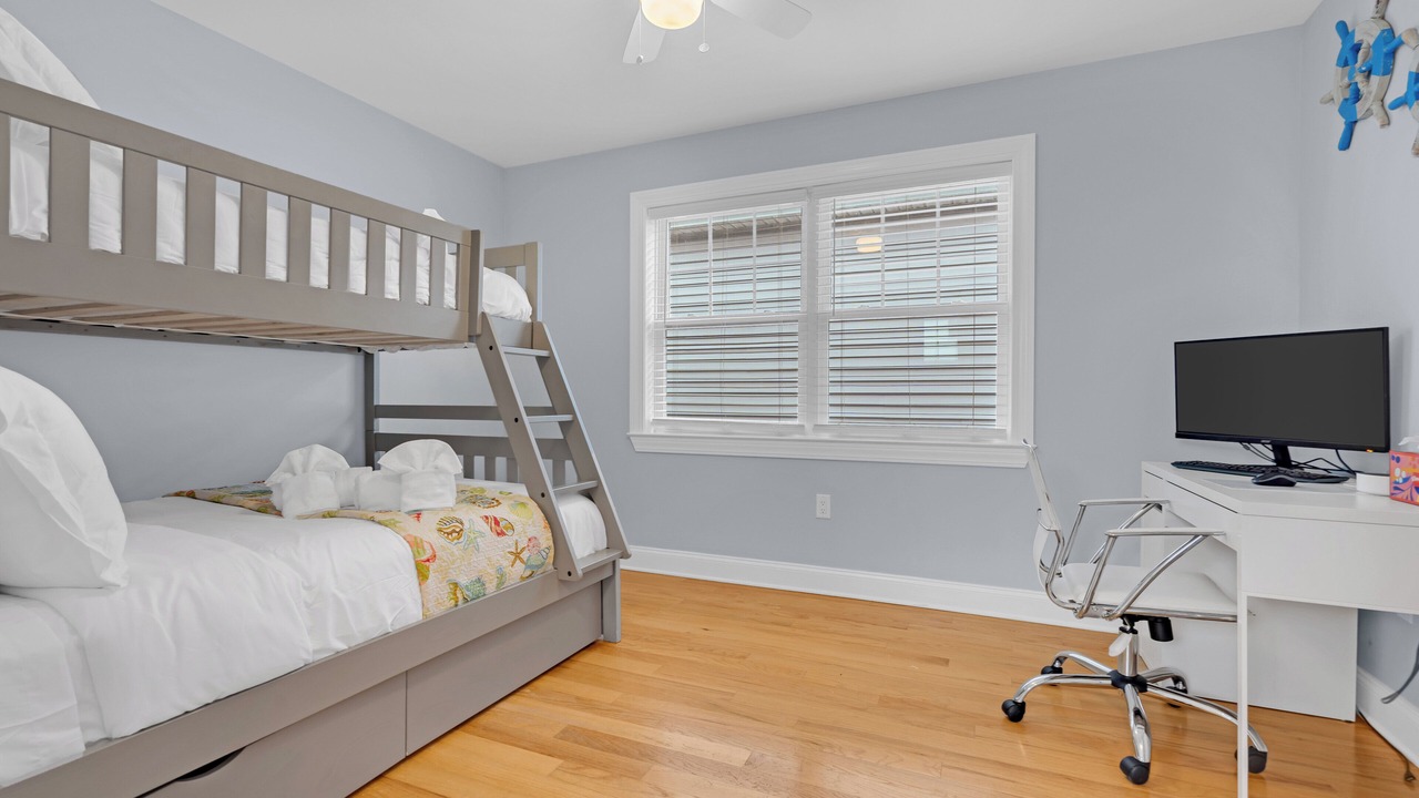 Photo of Bedroom in Seaside Heights