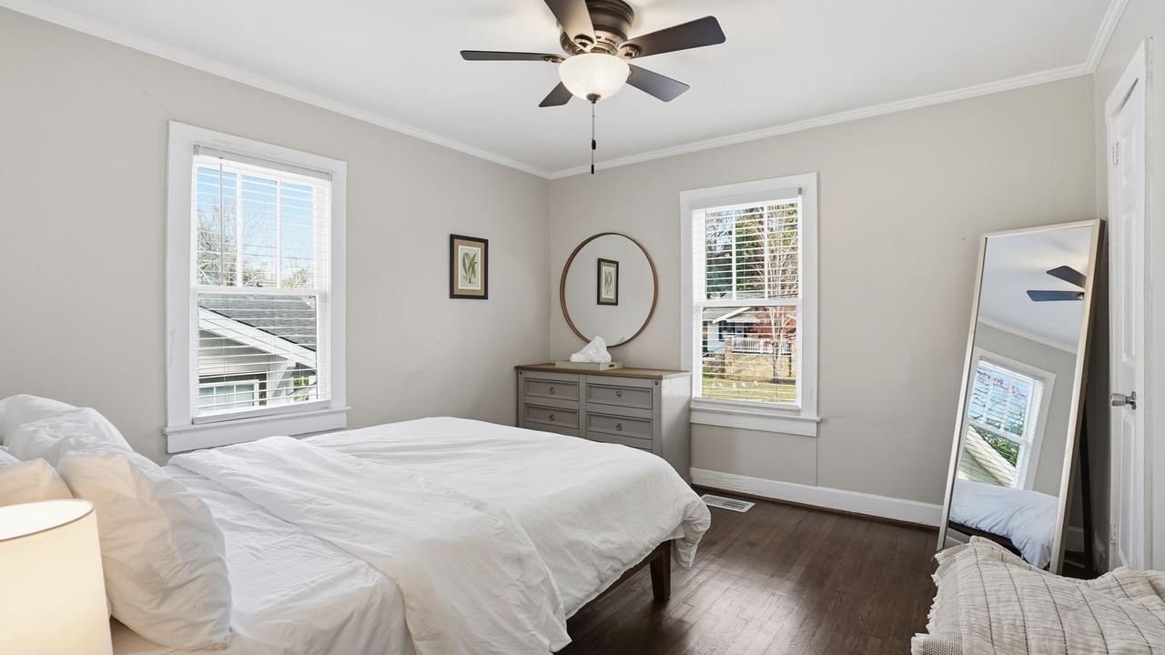 Photo of Bedroom in Crestline Heights