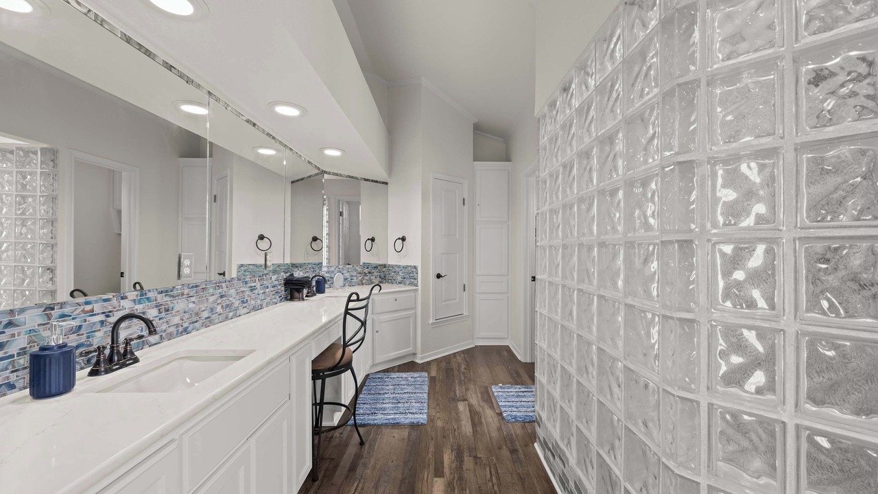 Photo of Bathroom in Morgans Point Resort