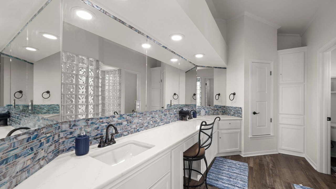 Photo of Bathroom in Morgans Point Resort