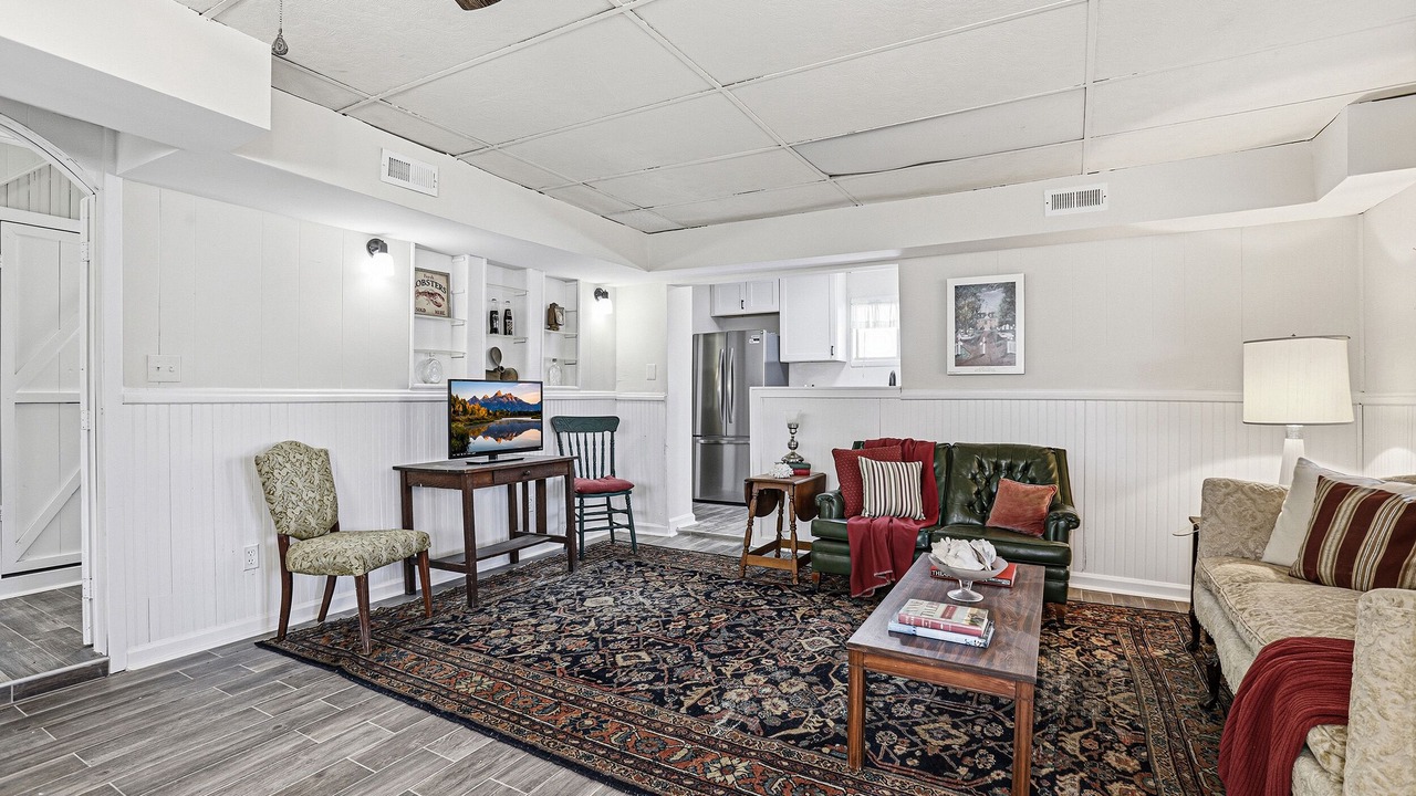 Photo of Livingroom in Colonial Beach