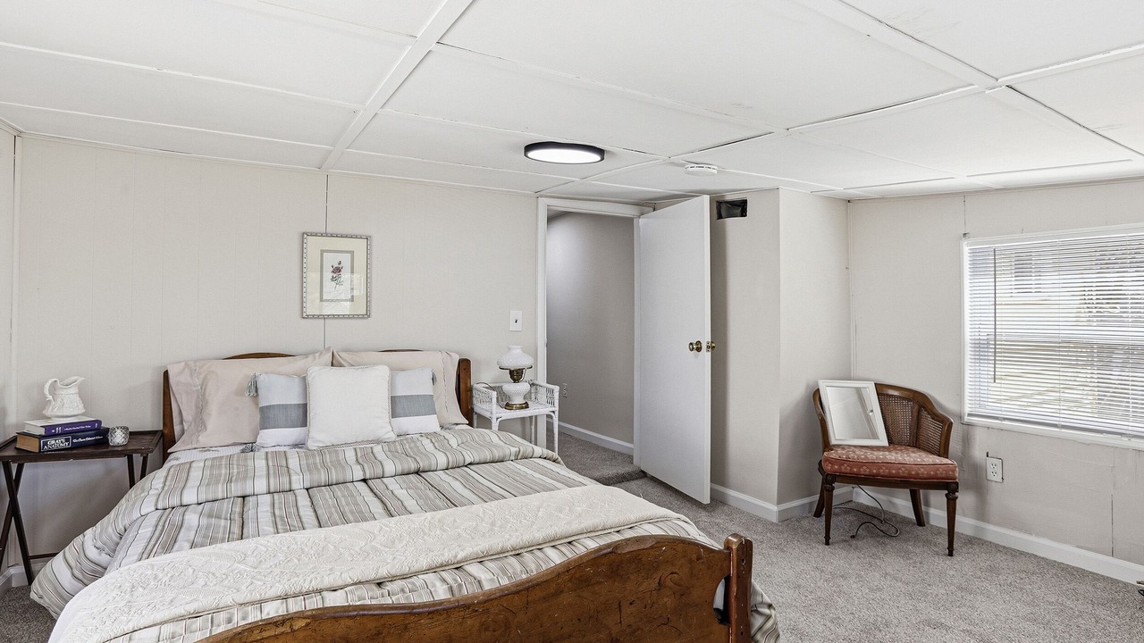 Photo of Bedroom in Colonial Beach