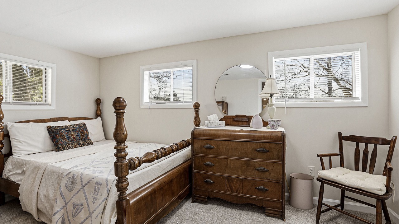 Photo of Bedroom in Colonial Beach