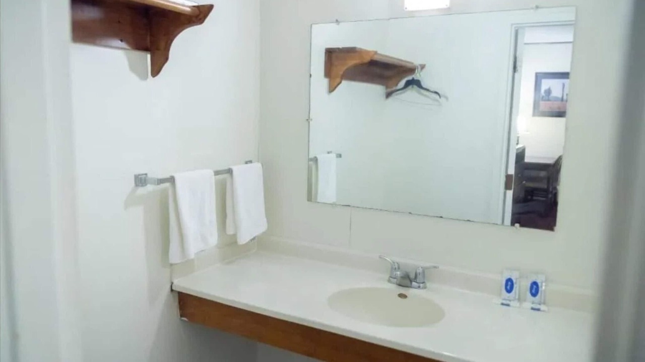 Photo of Bathroom in Marshall