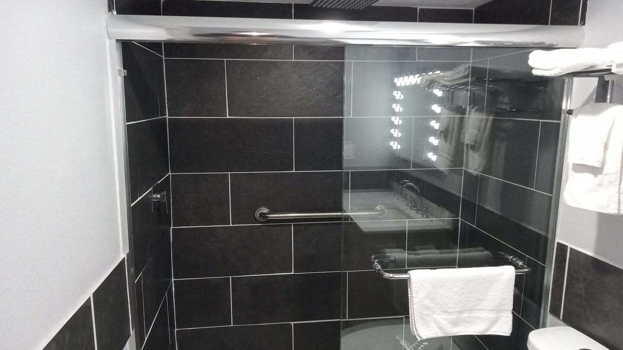 Photo of Bathroom in Marshall