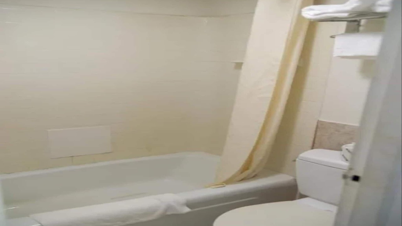 Photo of Bathroom in Marshall