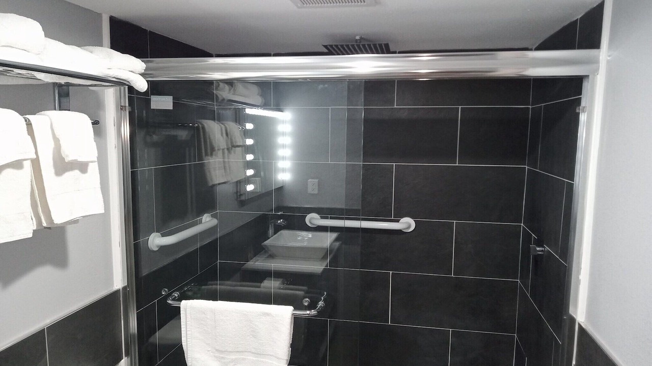 Photo of Bathroom in Marshall