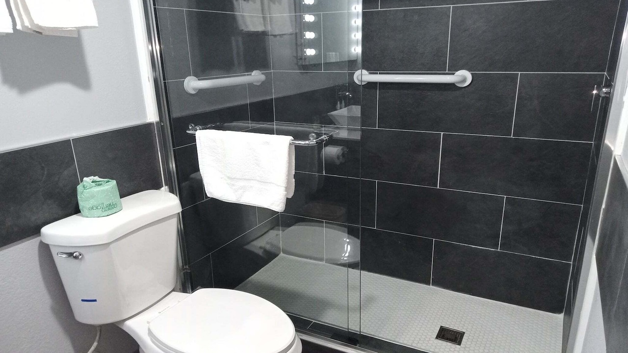 Photo of Bathroom in Marshall