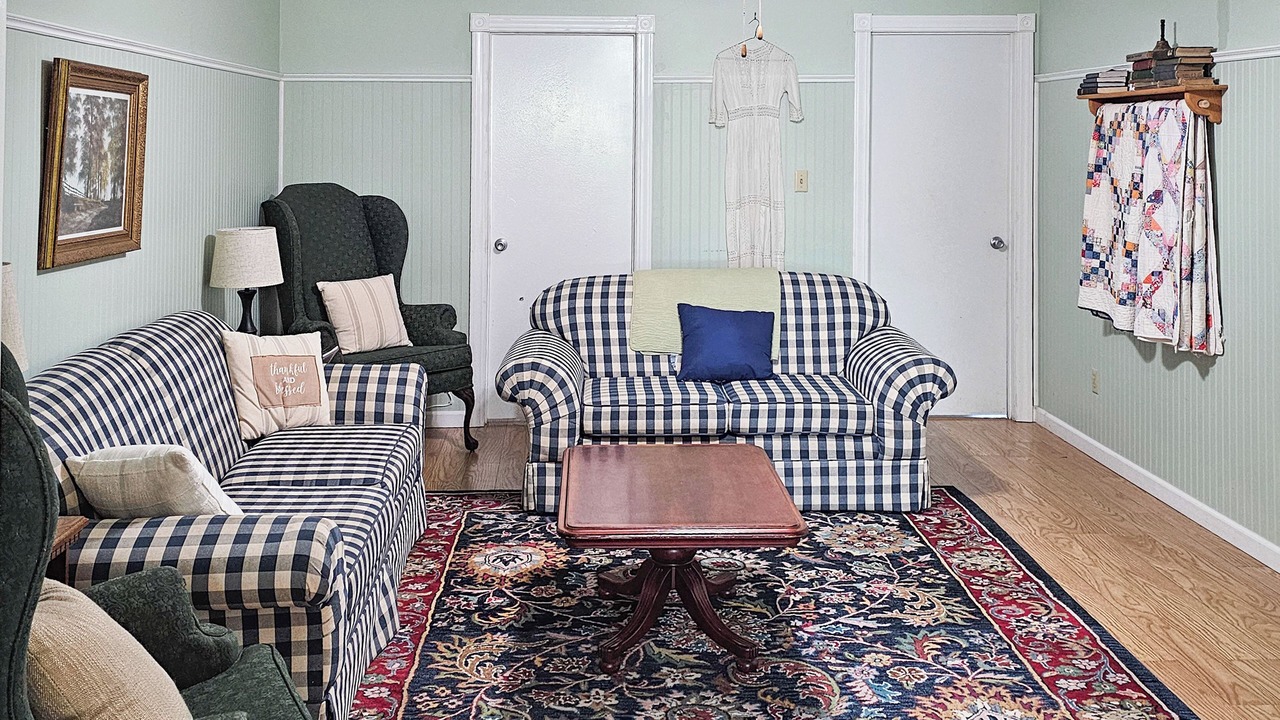 Photo of Bedroom in Nauvoo