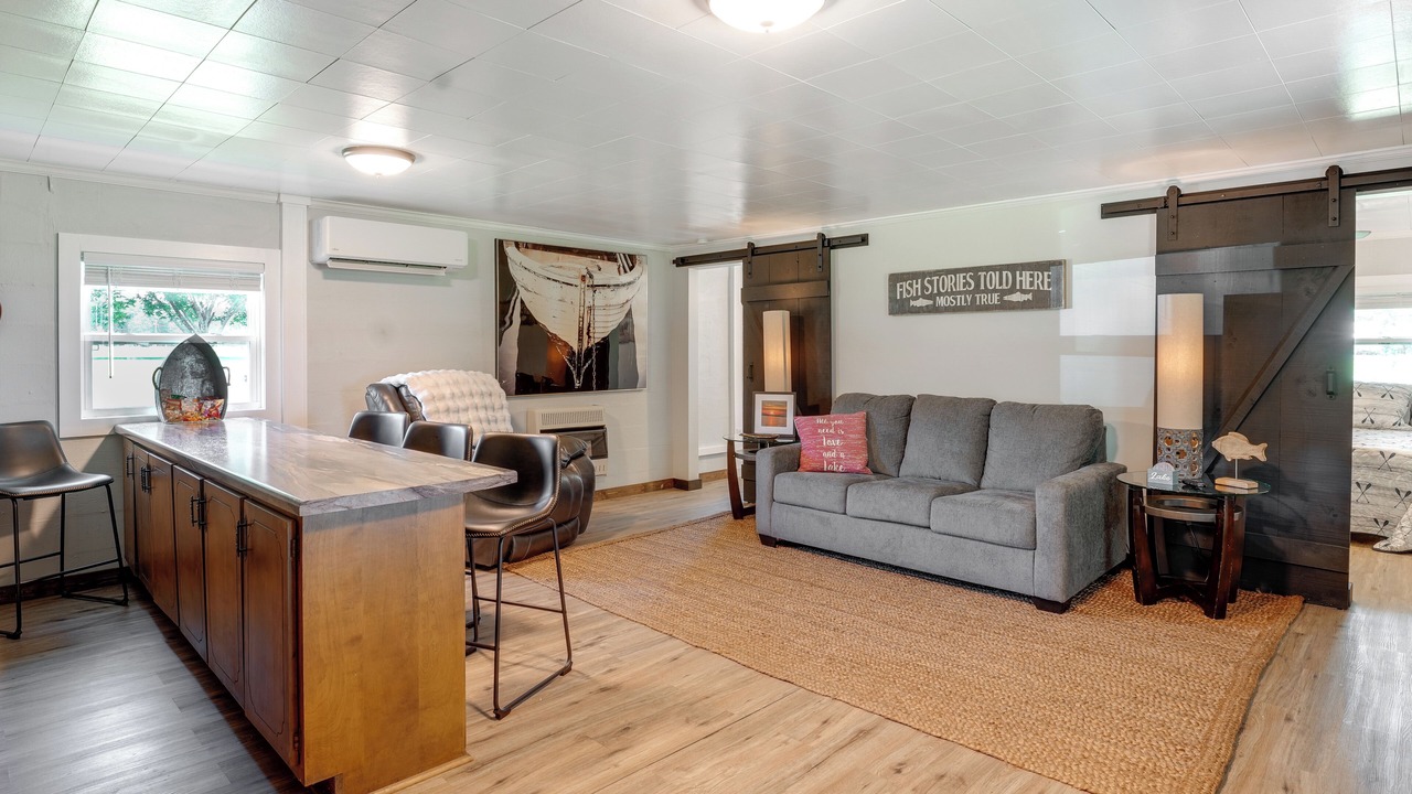 Photo of Others in Centre
