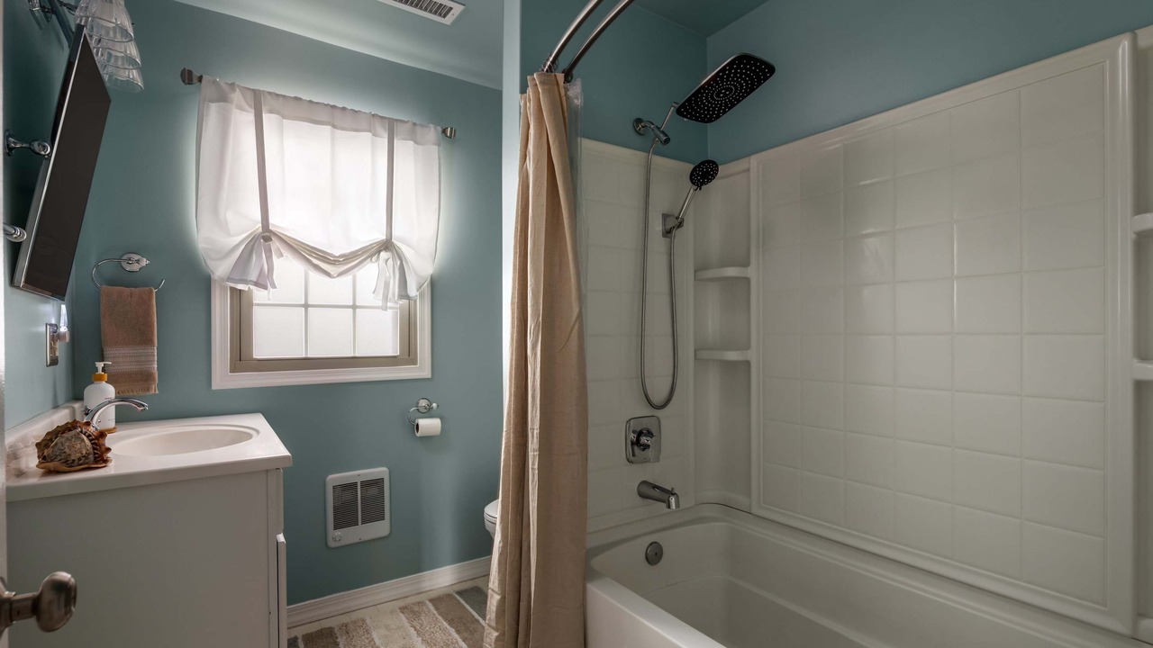 Photo of Bathroom in Colonial Beach