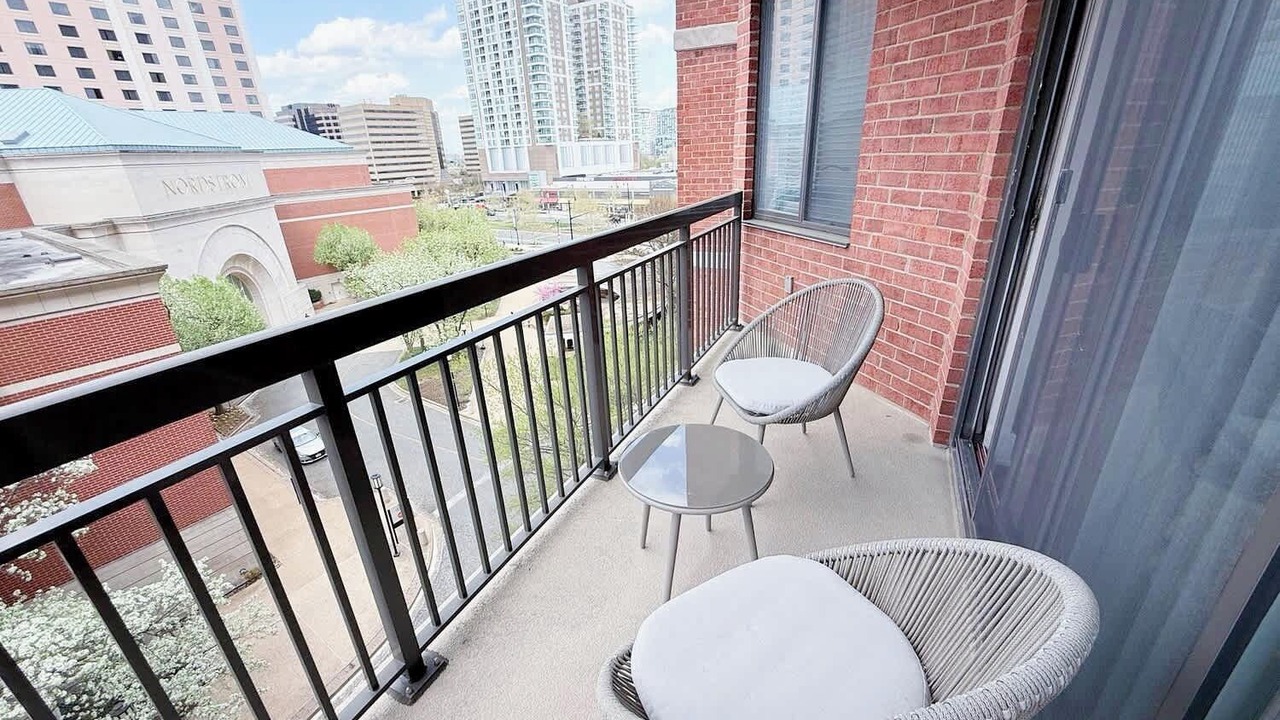Photo of Patio Balcony in Pentagon City
