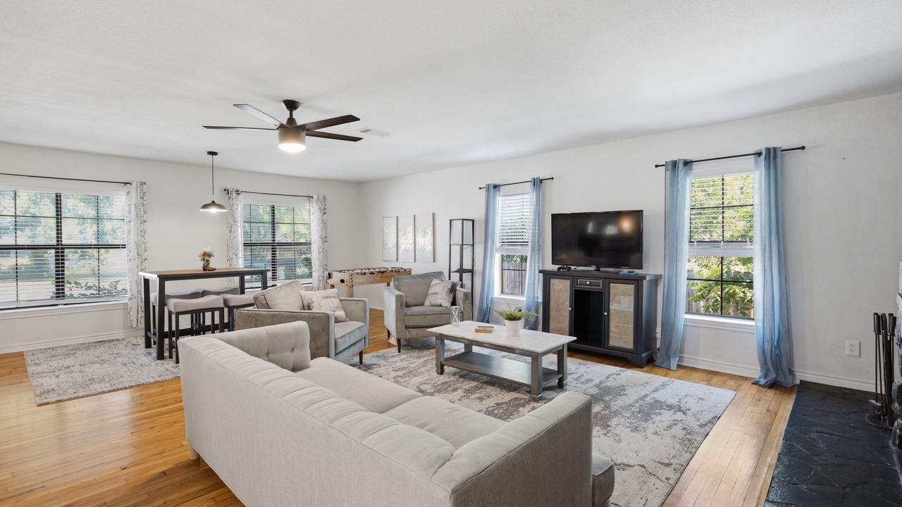 Photo of Livingroom in Round Rock