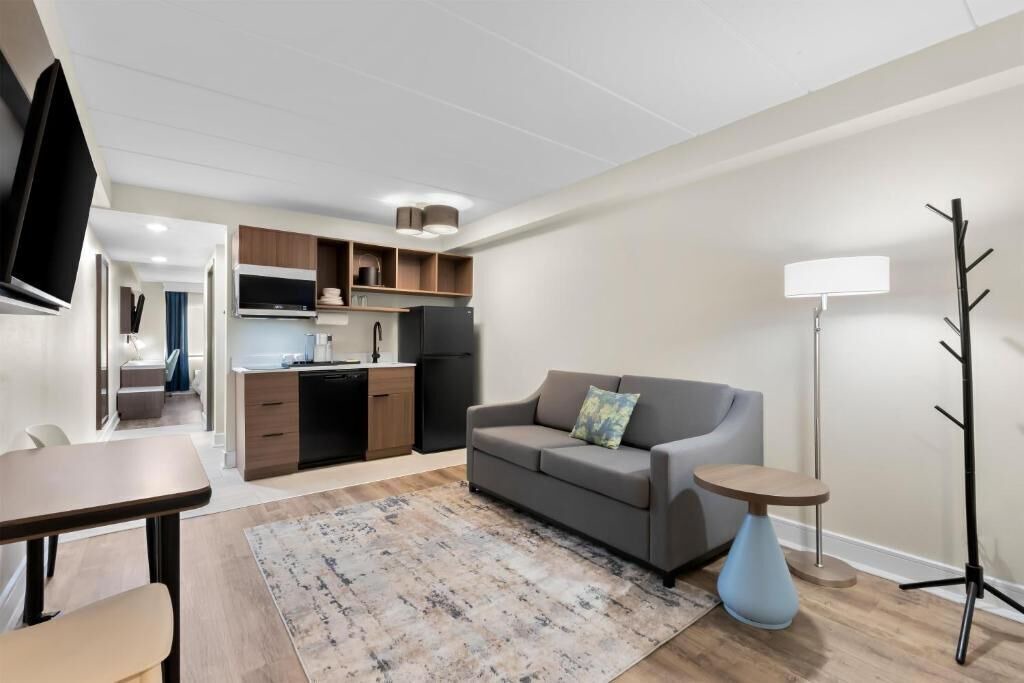 Photo of Livingroom in Tinton Falls