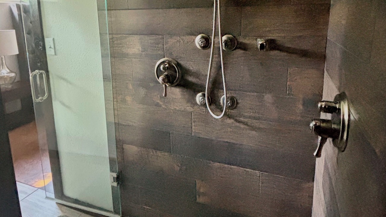 Photo of Bathroom in Morgans Point Resort