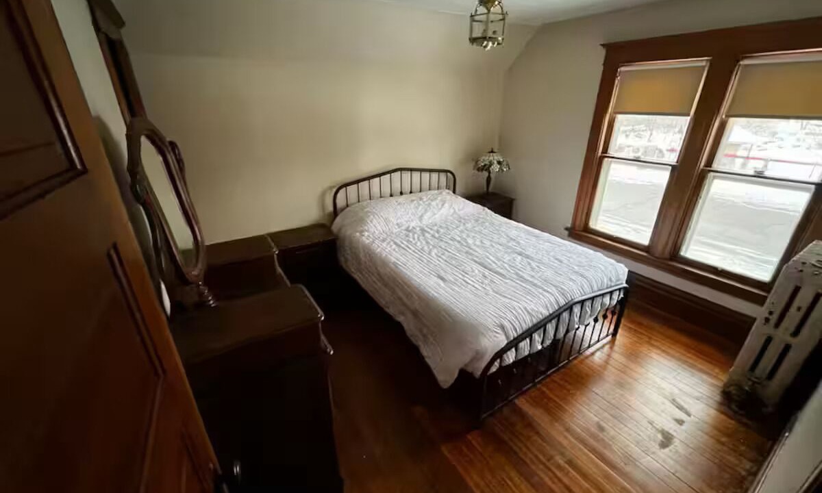 Photo of Bedroom in Clear Lake