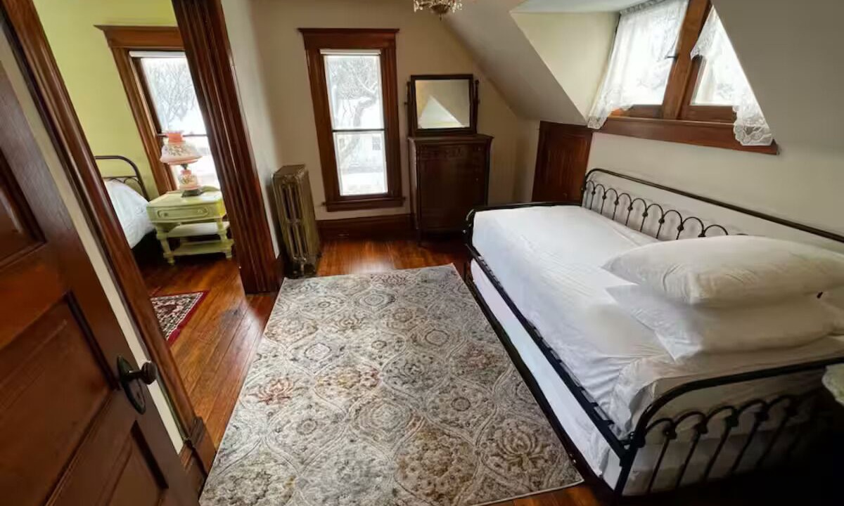 Photo of Bedroom in Clear Lake