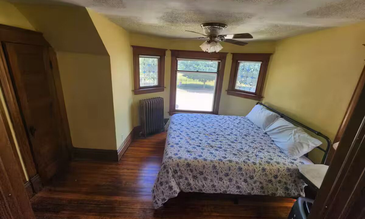 Photo of Bedroom in Clear Lake